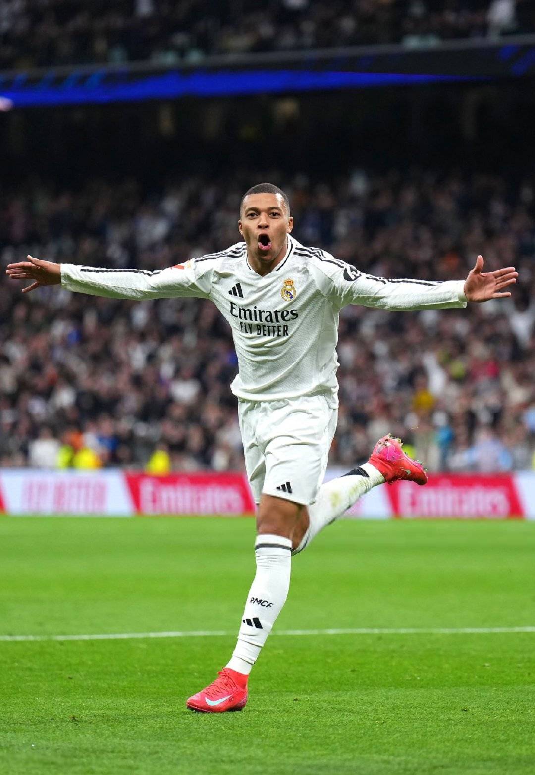 皇马后卫失误，导致球队遭遇失利