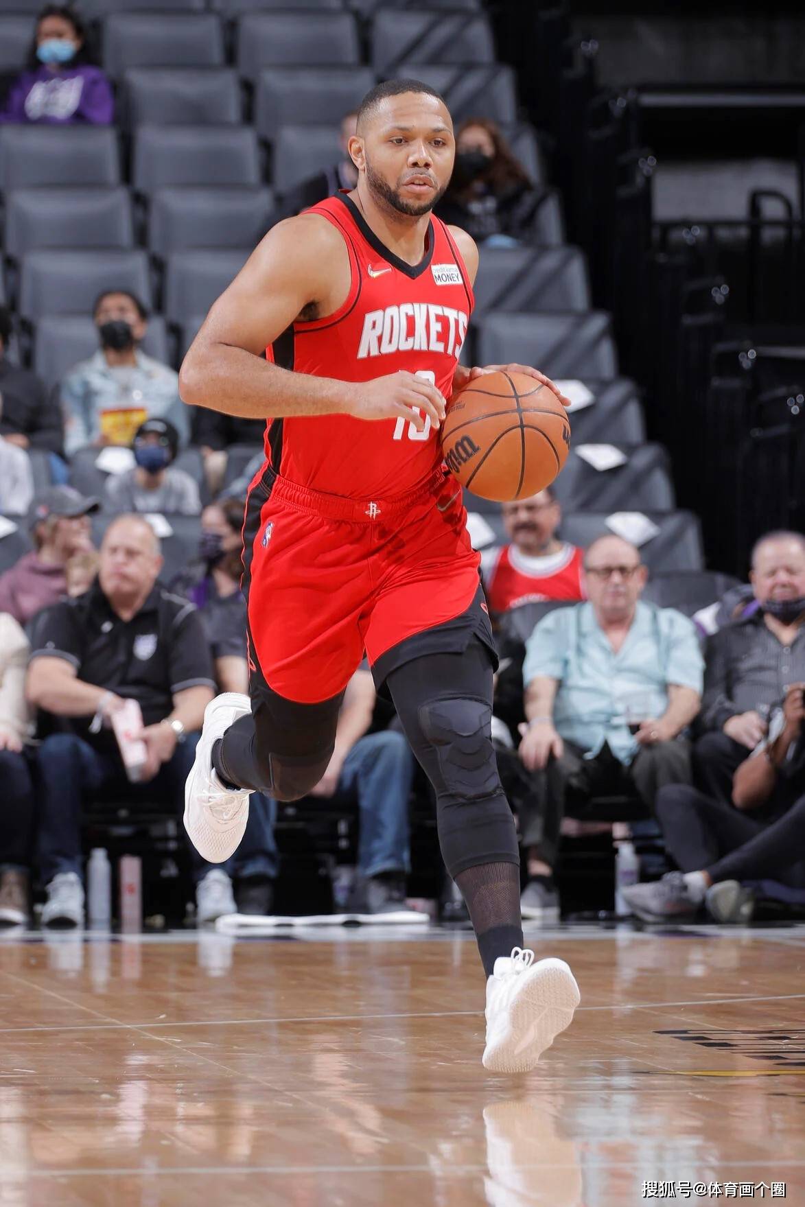 od体育官方-火箭客场战胜国王，戈登贡献27分