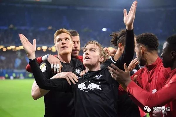 包含RB莱比锡客场击败对手，积分榜位居前列的词条