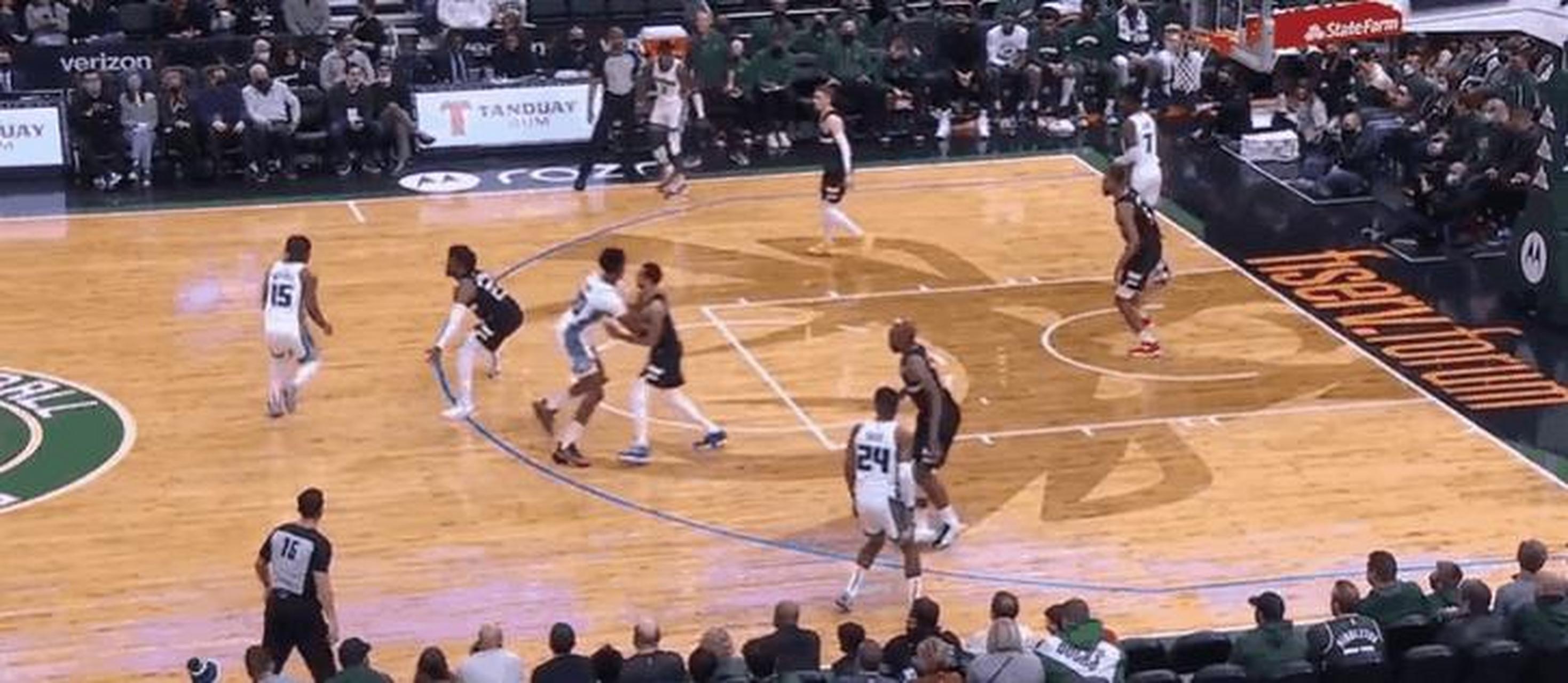 雄鹿再胜国王，继续保持榜首位置