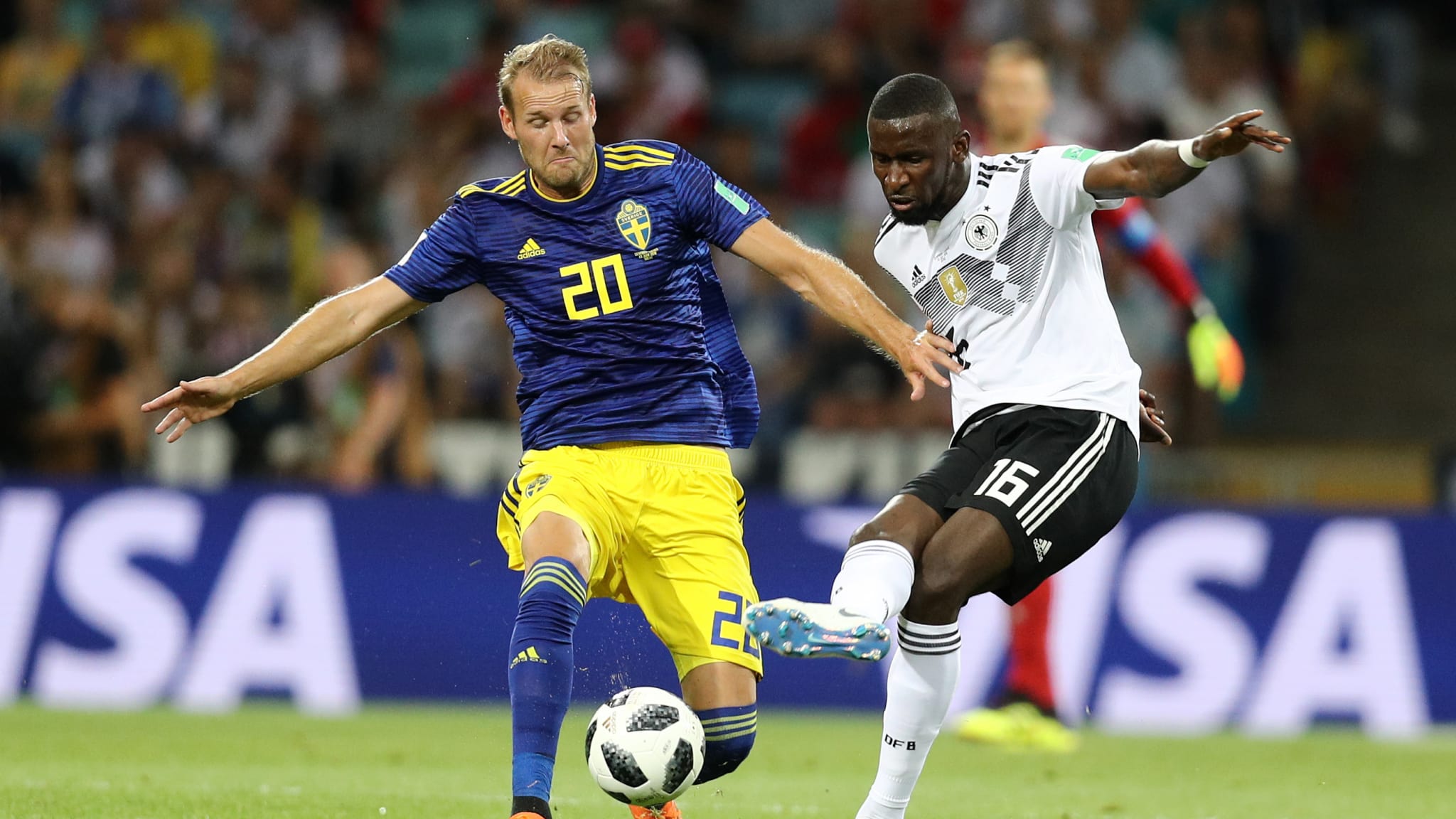 包含美国获-胜利，战胜瑞典对手的词条