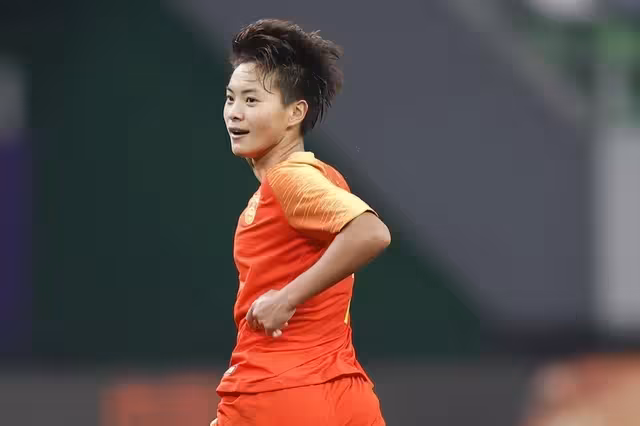 新晋女子足球名将大放异彩，成为焦点人物