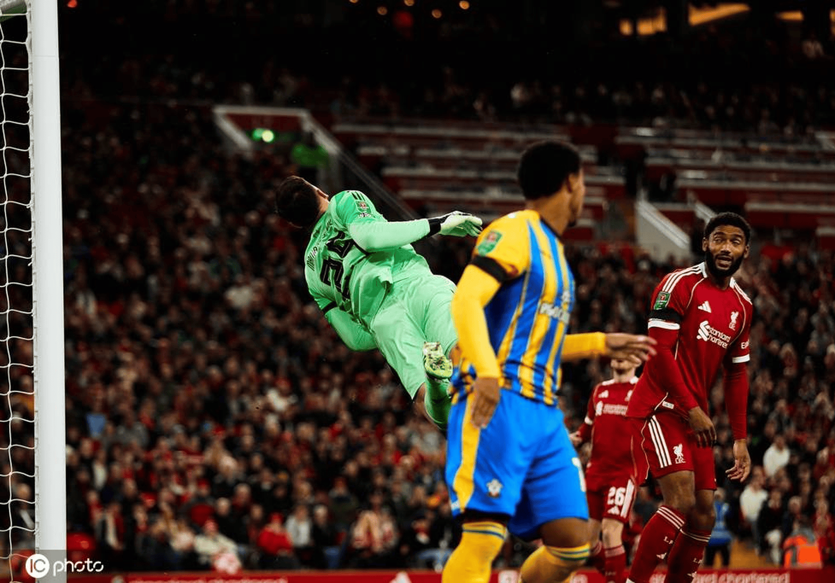 od体育下载-利物浦客场胜南安普顿，稳固榜首位置的简单介绍