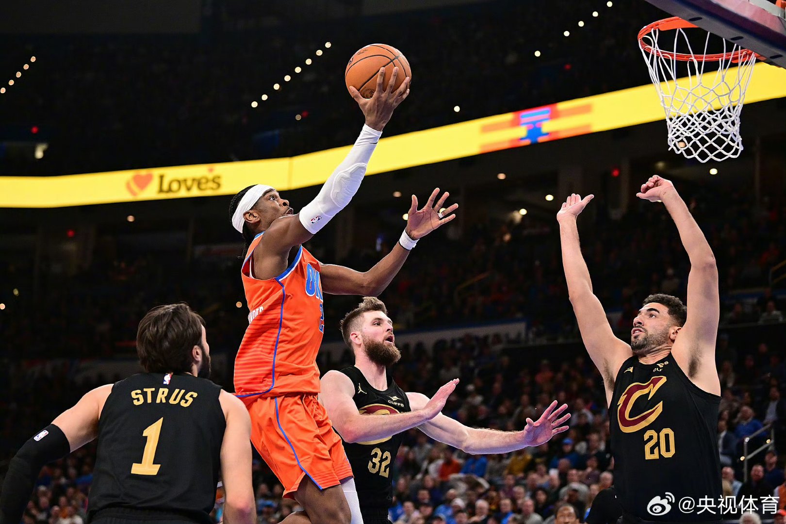 雷霆全队发威战胜马刺